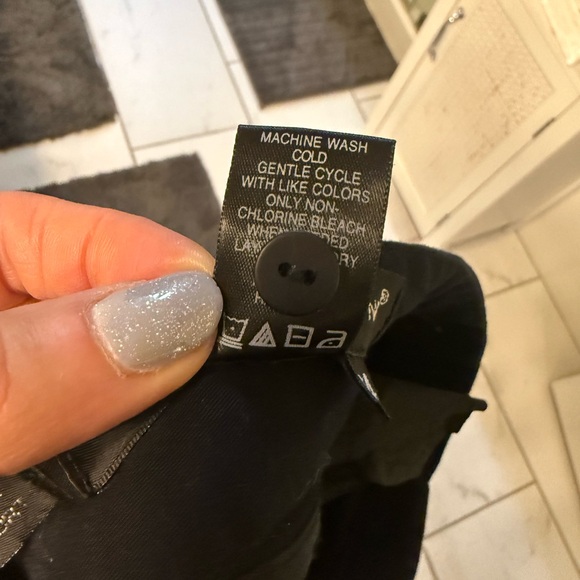 Fabrizio Gianni Black Ankle Pants - Picture 11 of 11